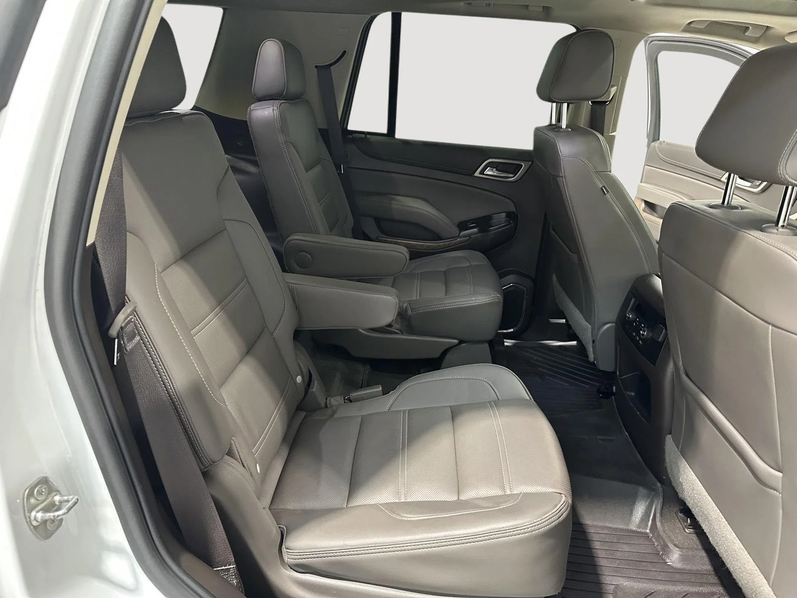 Used 2019 SUMMIT WHITE GMC Denali image 27
