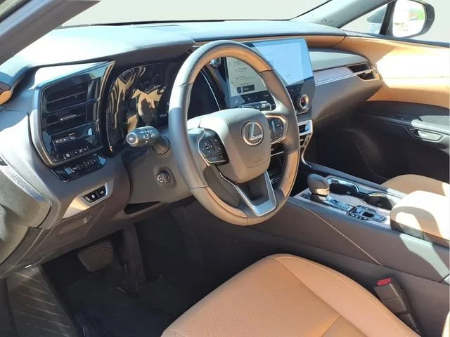 Used 2025 Green Lexus RX 350h image 8