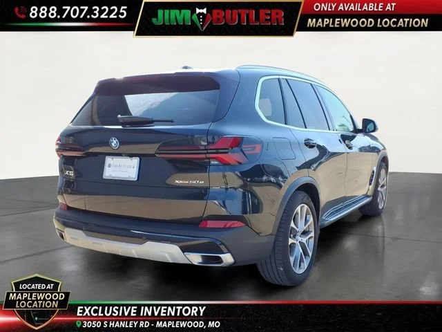 Used 2025  BMW xDrive50e image 4