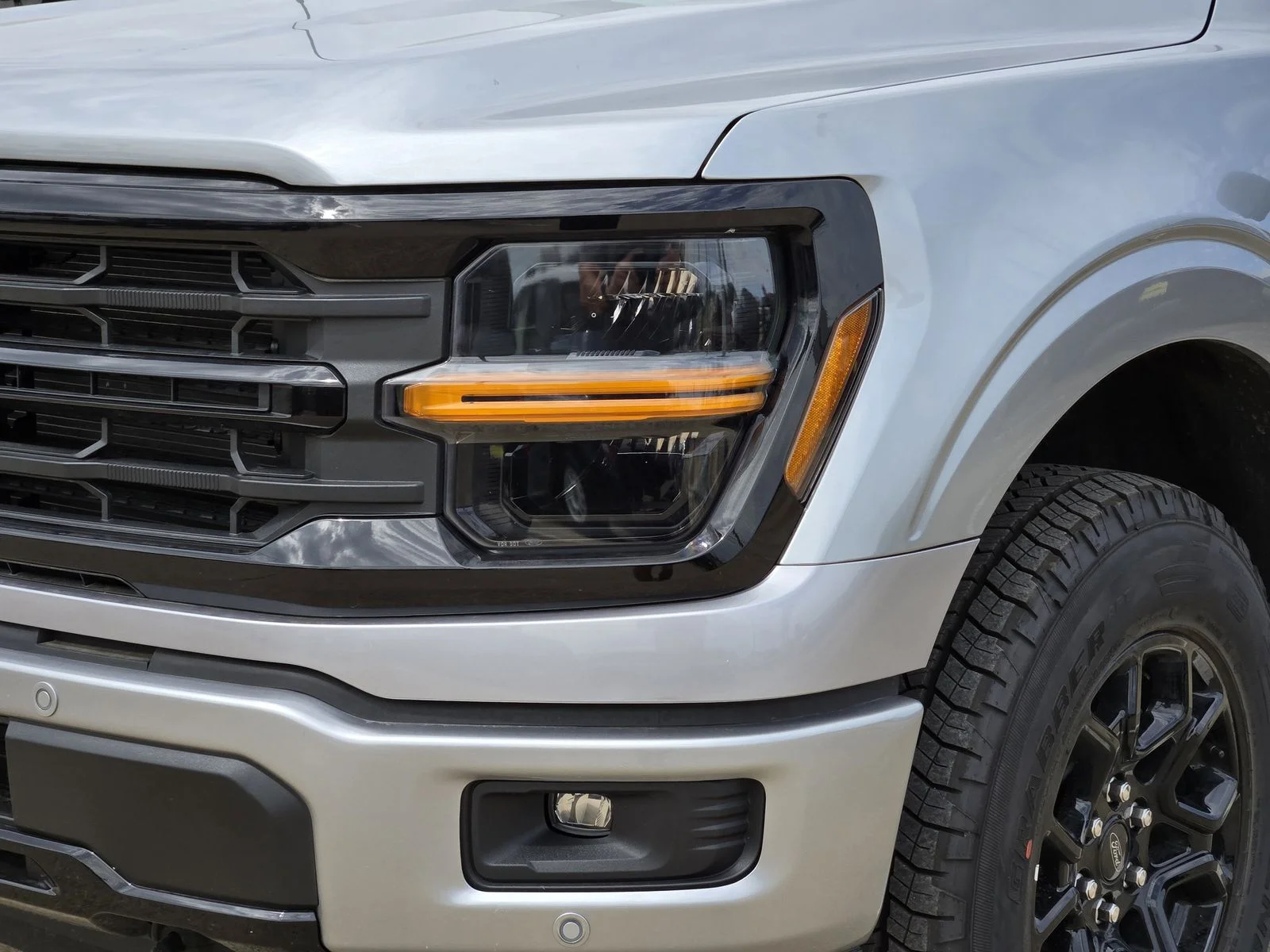 New 2026 Iconic Silver Metallic Ford XLT image 5