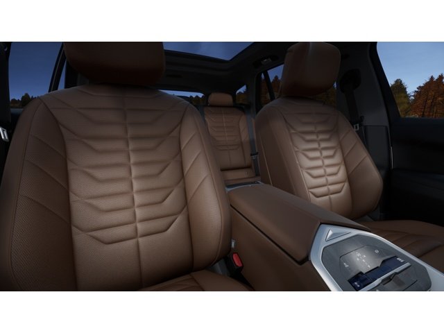 New 2027 Mineral White Metallic BMW 40 xDrive image 11