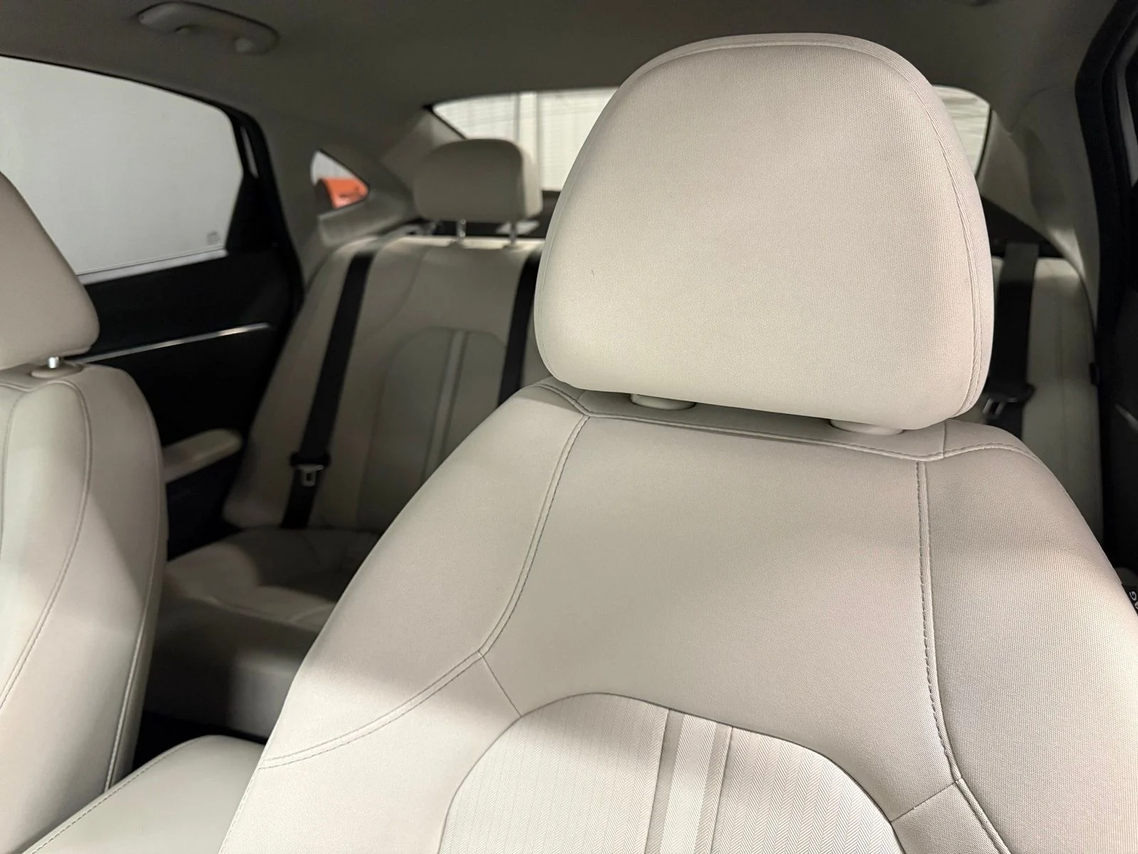 Used 2023 White Hyundai SEL image 17