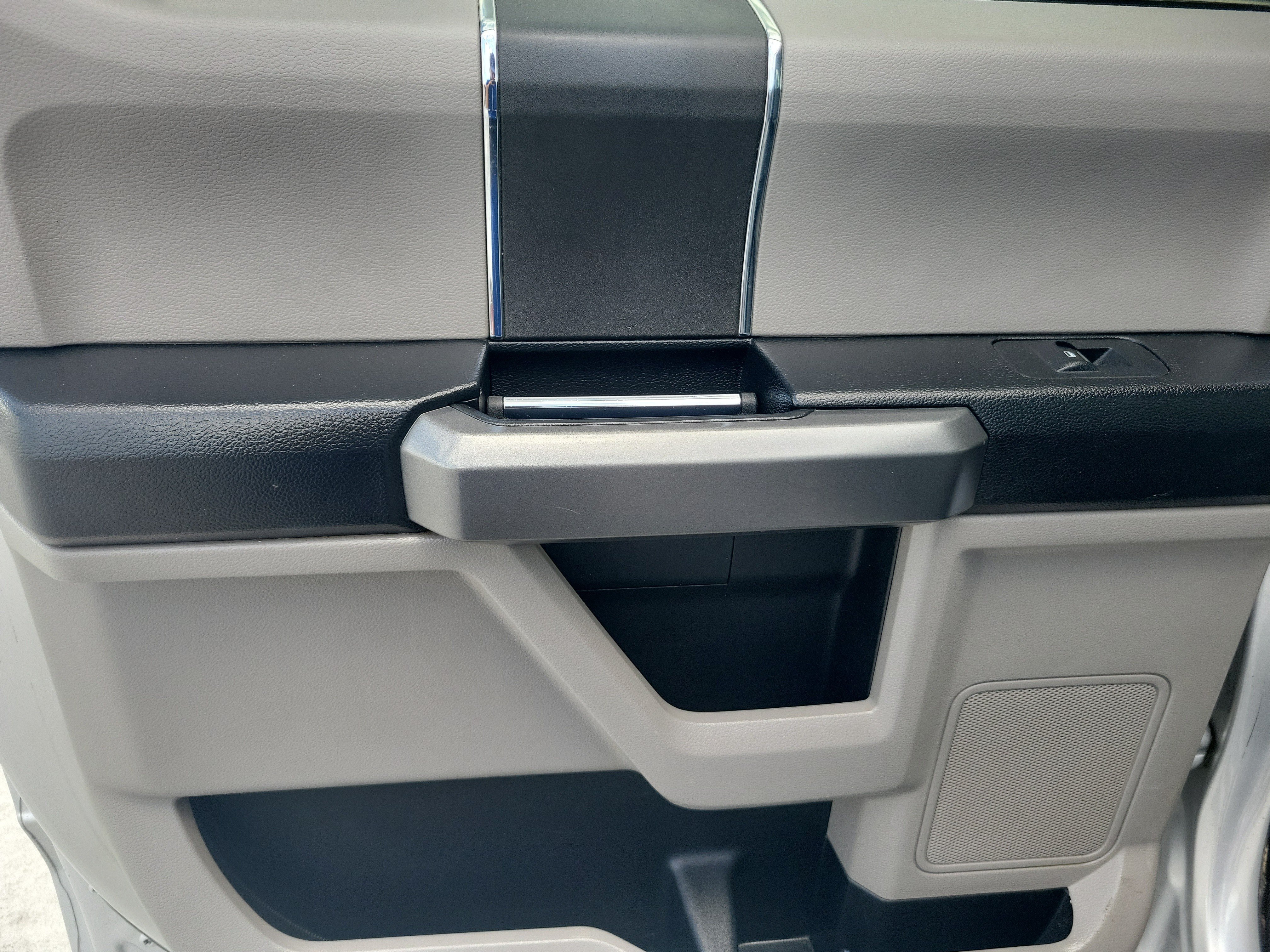 Used 2018 Ingot Silver Ford XLT image 8