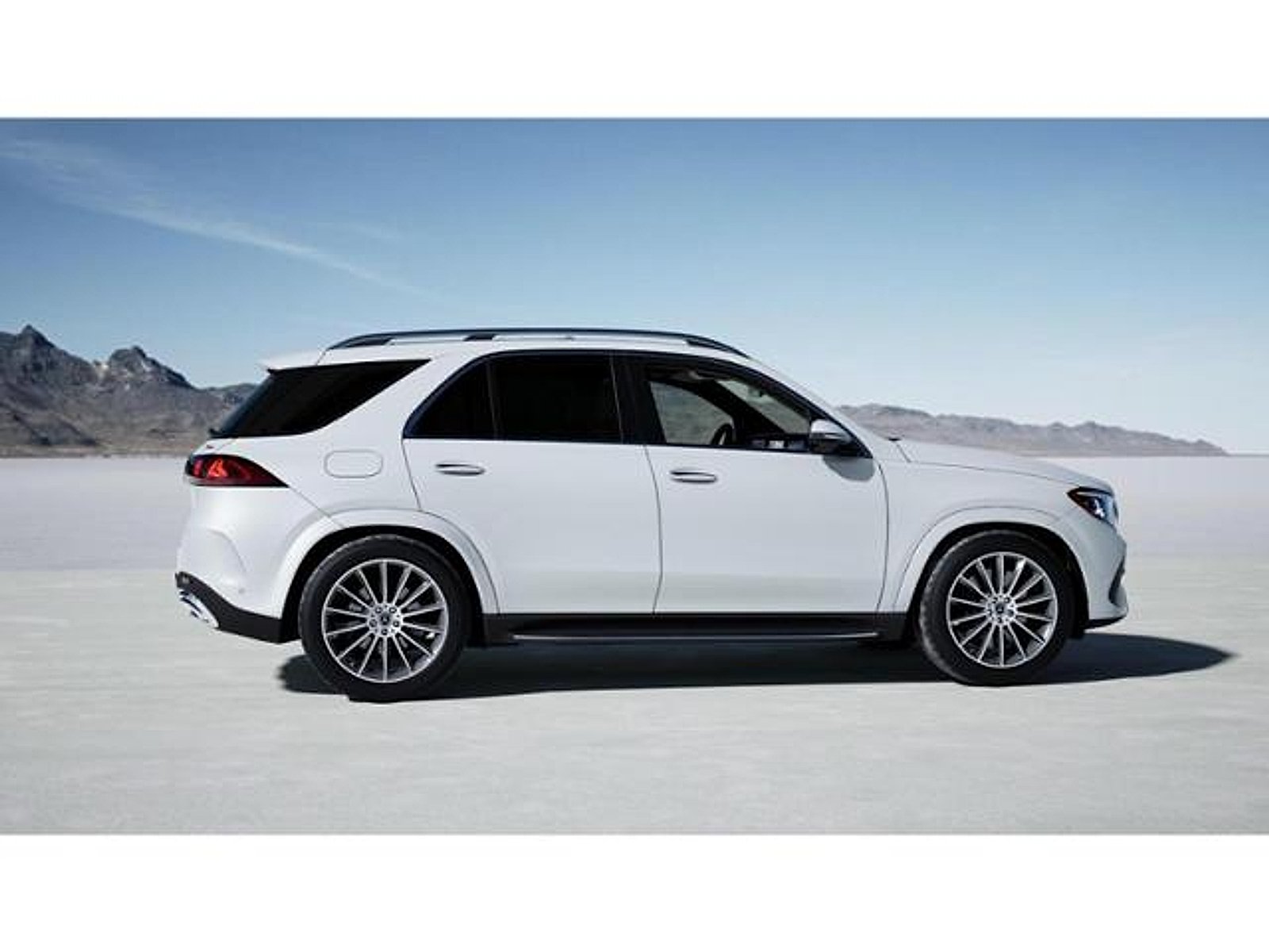 New 2027 MANUFAKTUR Moonlight White Metallic Mercedes-Benz GLE 450 image 16