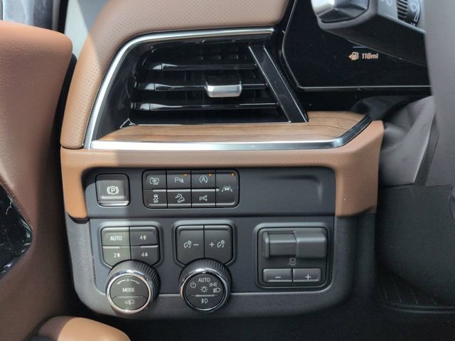 New 2026 Polar White Tricoat Chevrolet High Country image 20