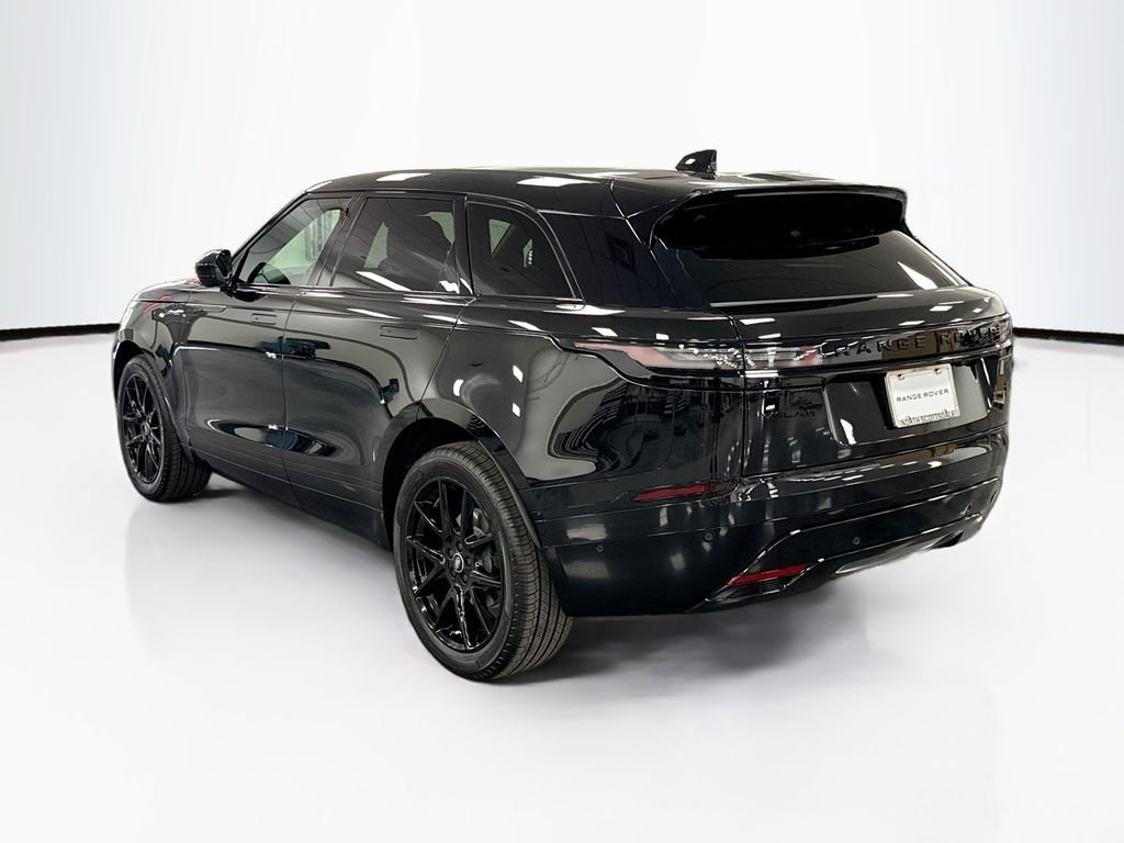 Certified Used 2026 Santorini Black Metallic Land Rover Dynamic SE image 7