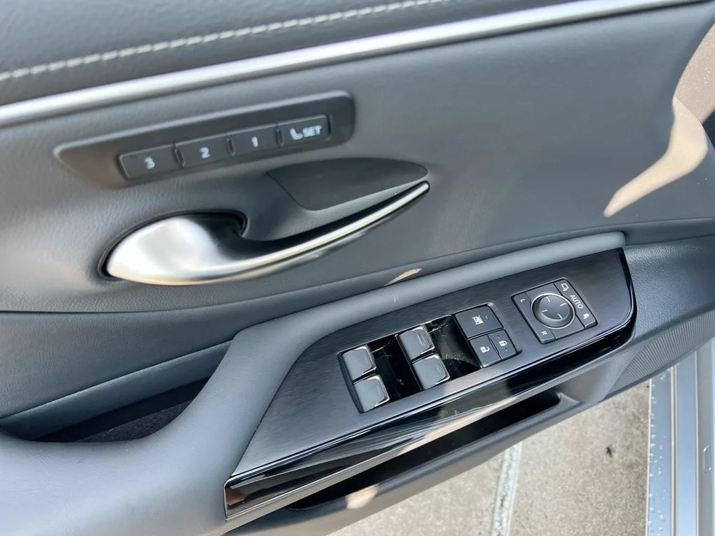 Certified Used 2025 IRIDIUM Lexus 350 image 11
