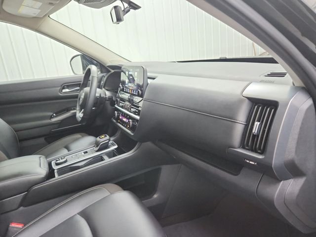 Used 2025 Black Nissan SL image 39