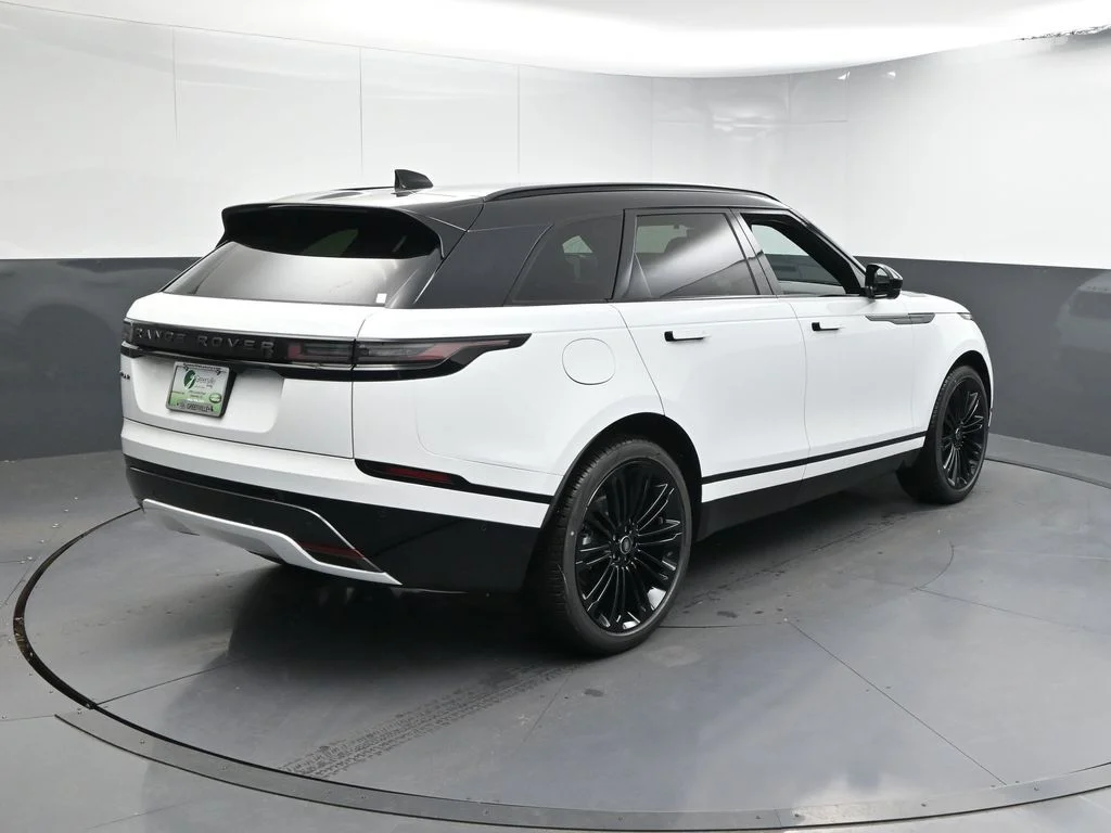 Certified Used 2026 White Land Rover Dynamic SE image 22