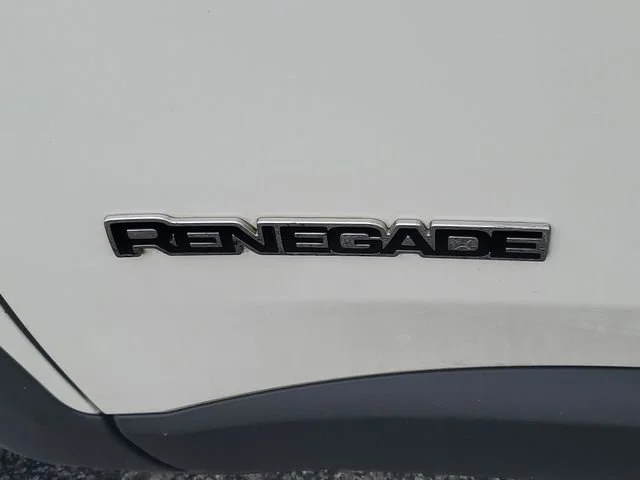 Used 2017 Alpine White Jeep Latitude image 26