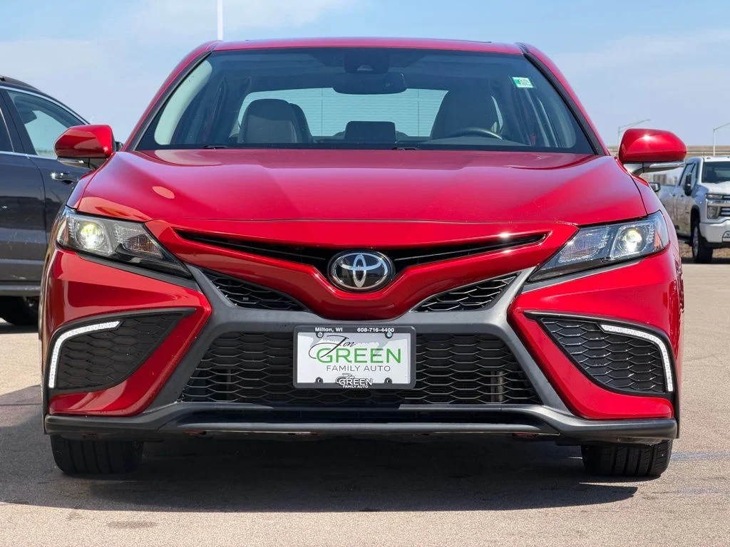 2022 Toyota Camry SE - Photo 6