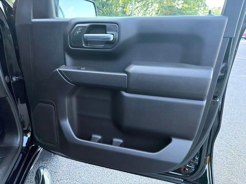 Used 2025 Black Chevrolet Custom image 14