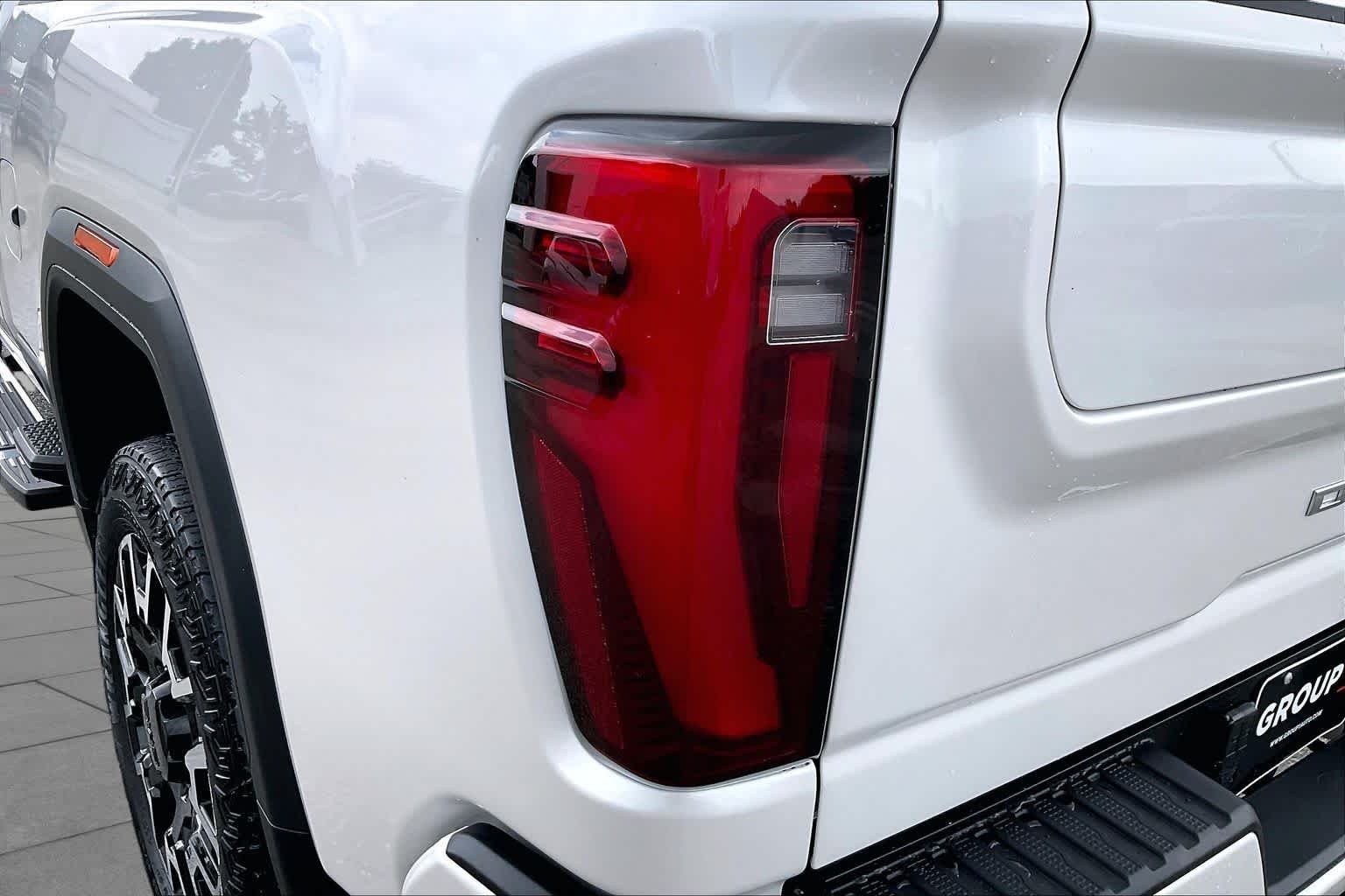 Used 2024 White Frost Tricoat GMC Denali image 29