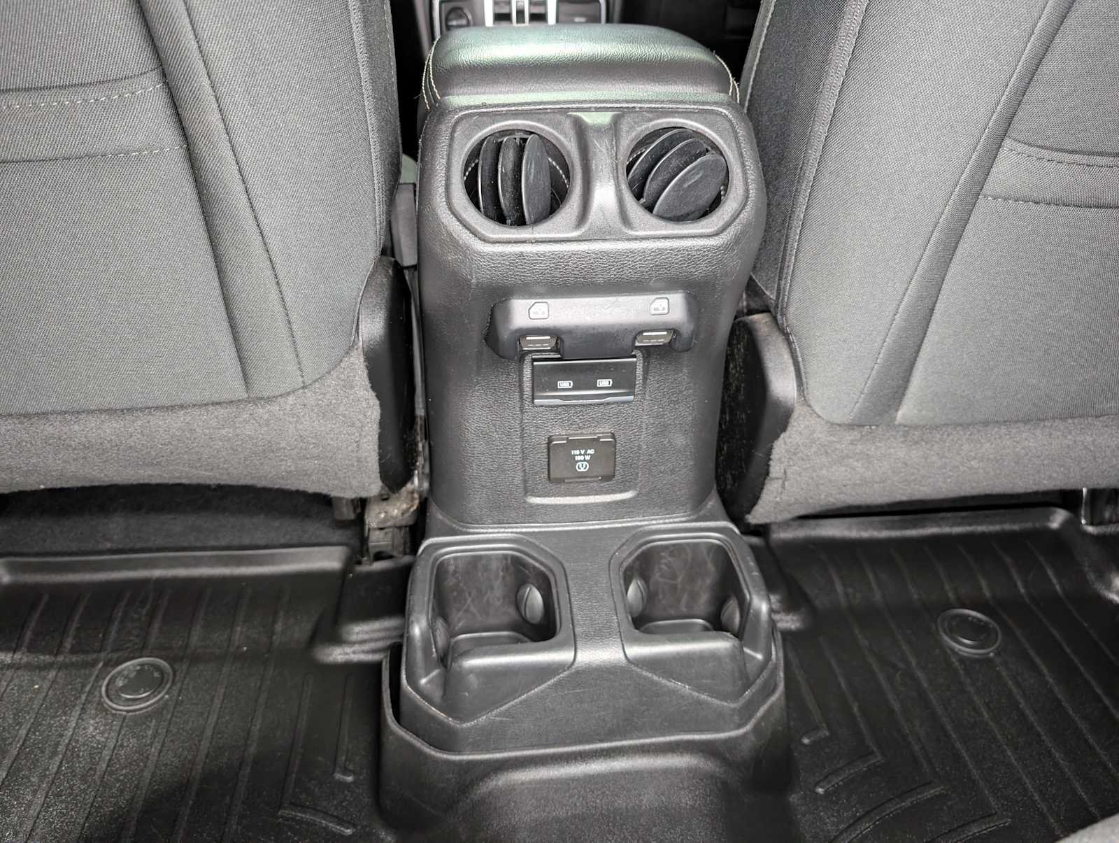 2022 Jeep Wrangler Unlimited Sahara - Photo 21