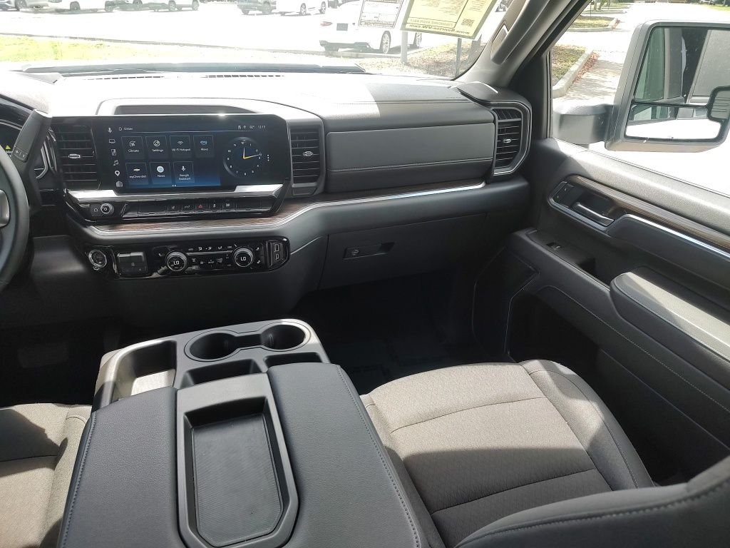 Used 2025 White Chevrolet LT image 11