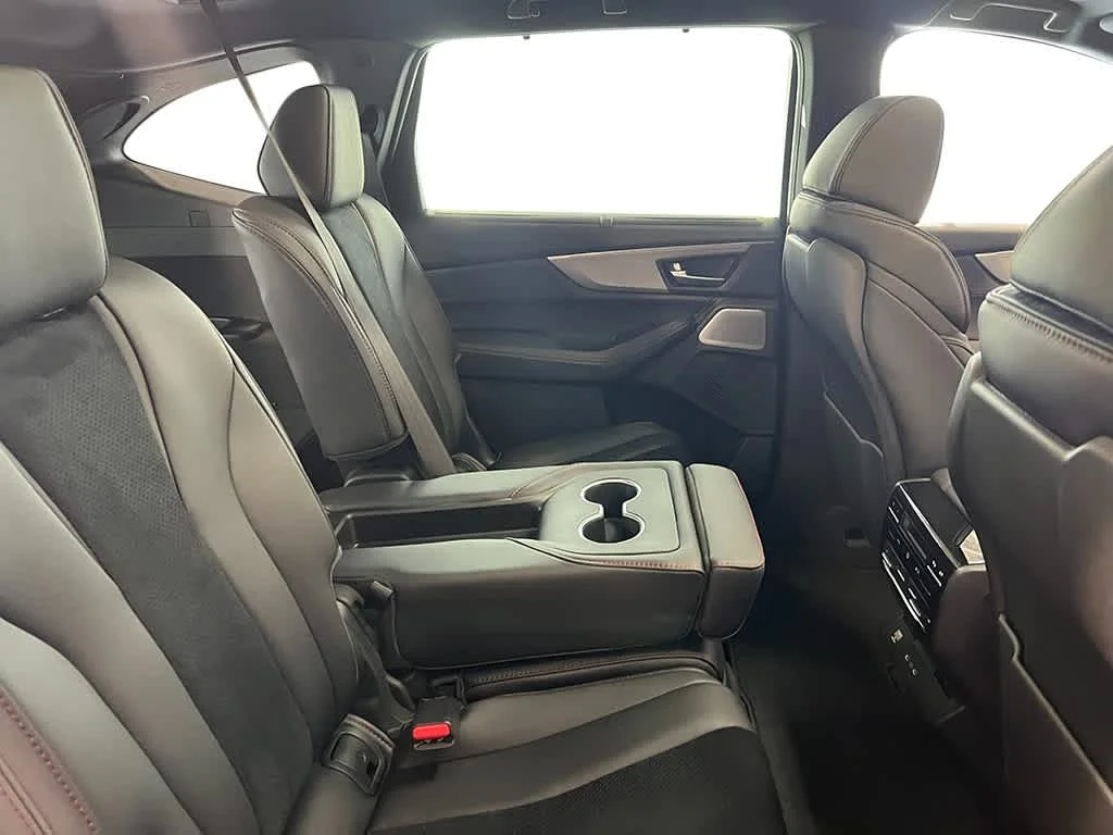 New 2026 Platinum White Pearl Acura w/A-Spec Package image 38