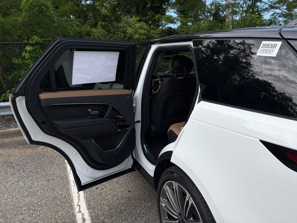 New 2026 Fuji White Land Rover Dynamic SE image 12