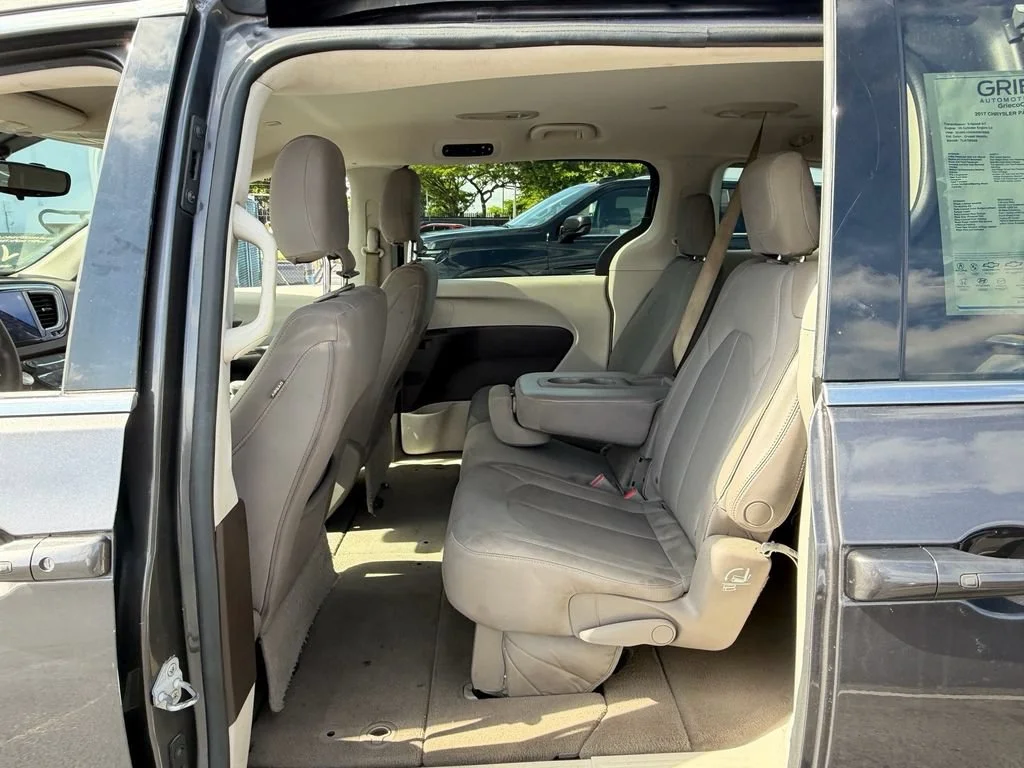 2017 Chrysler Pacifica Touring - Photo 10