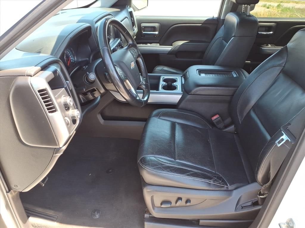 Used 2018 Summit White Chevrolet LTZ image 4