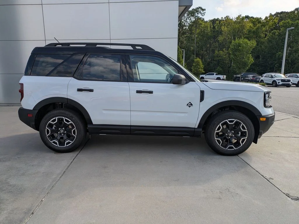 New 2026 Oxford White Ford Outer Banks image 3