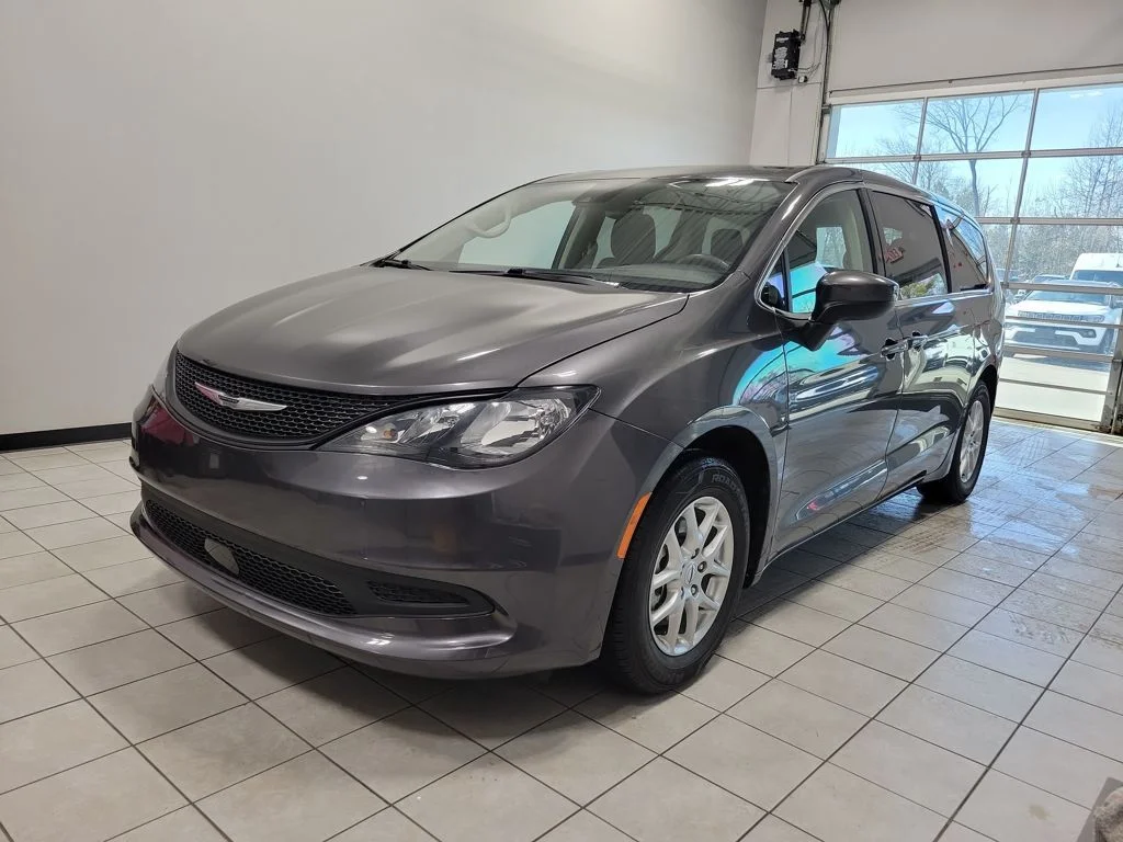 Certified Used 2023 Gray Chrysler LX image 7