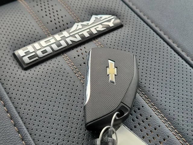 2025 Chevrolet Silverado 2500HD High Country - Photo 35