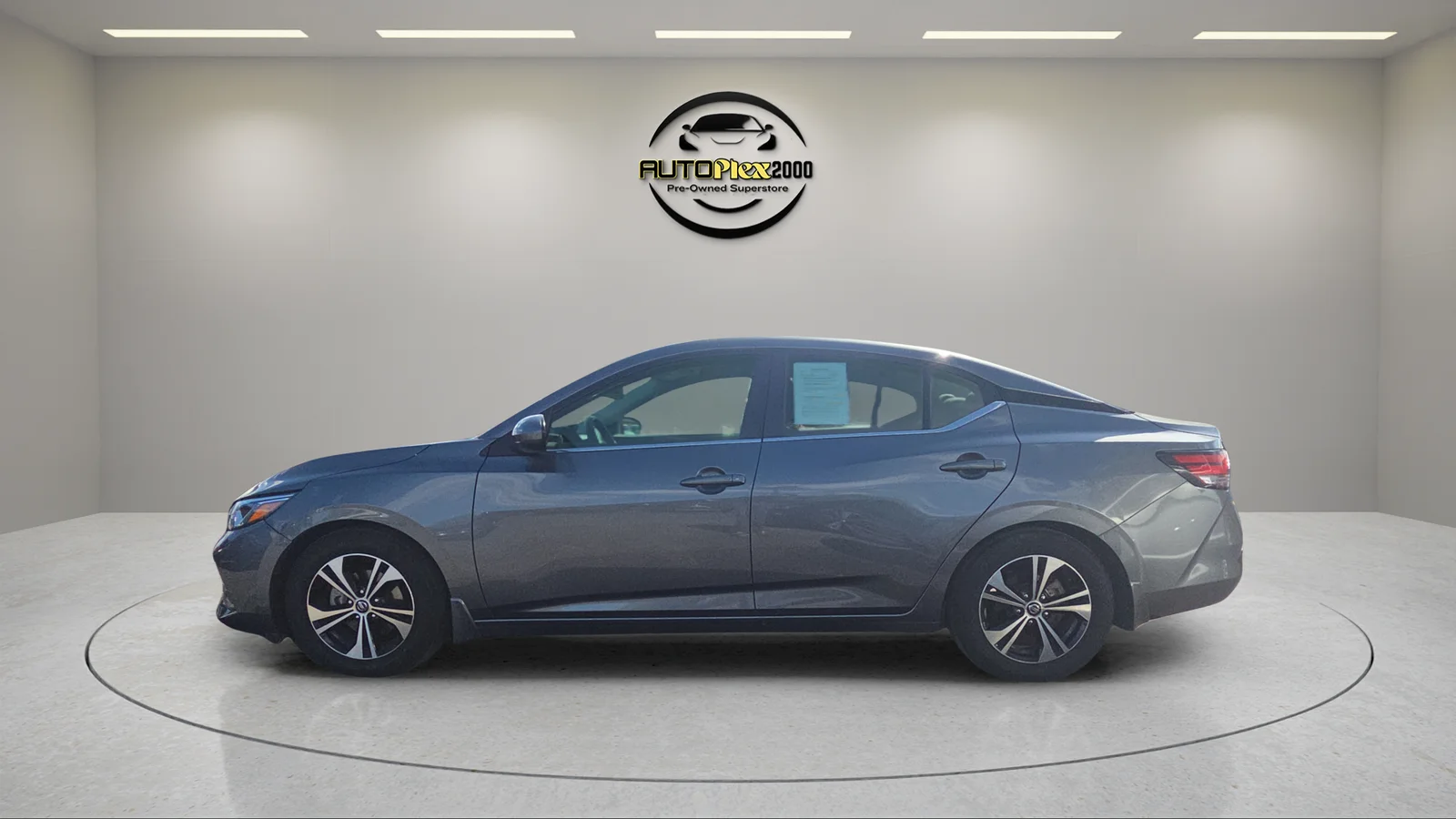 Used 2022 Gray Nissan SV image 4