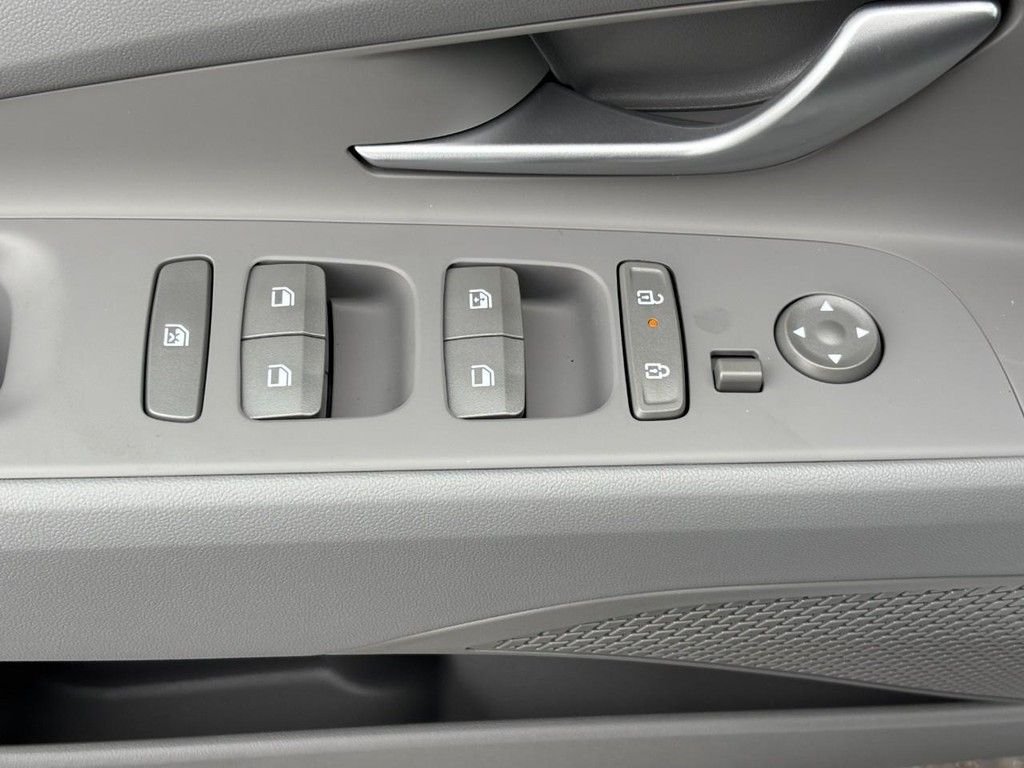 2026 Hyundai Elantra SEL Sport - Photo 18