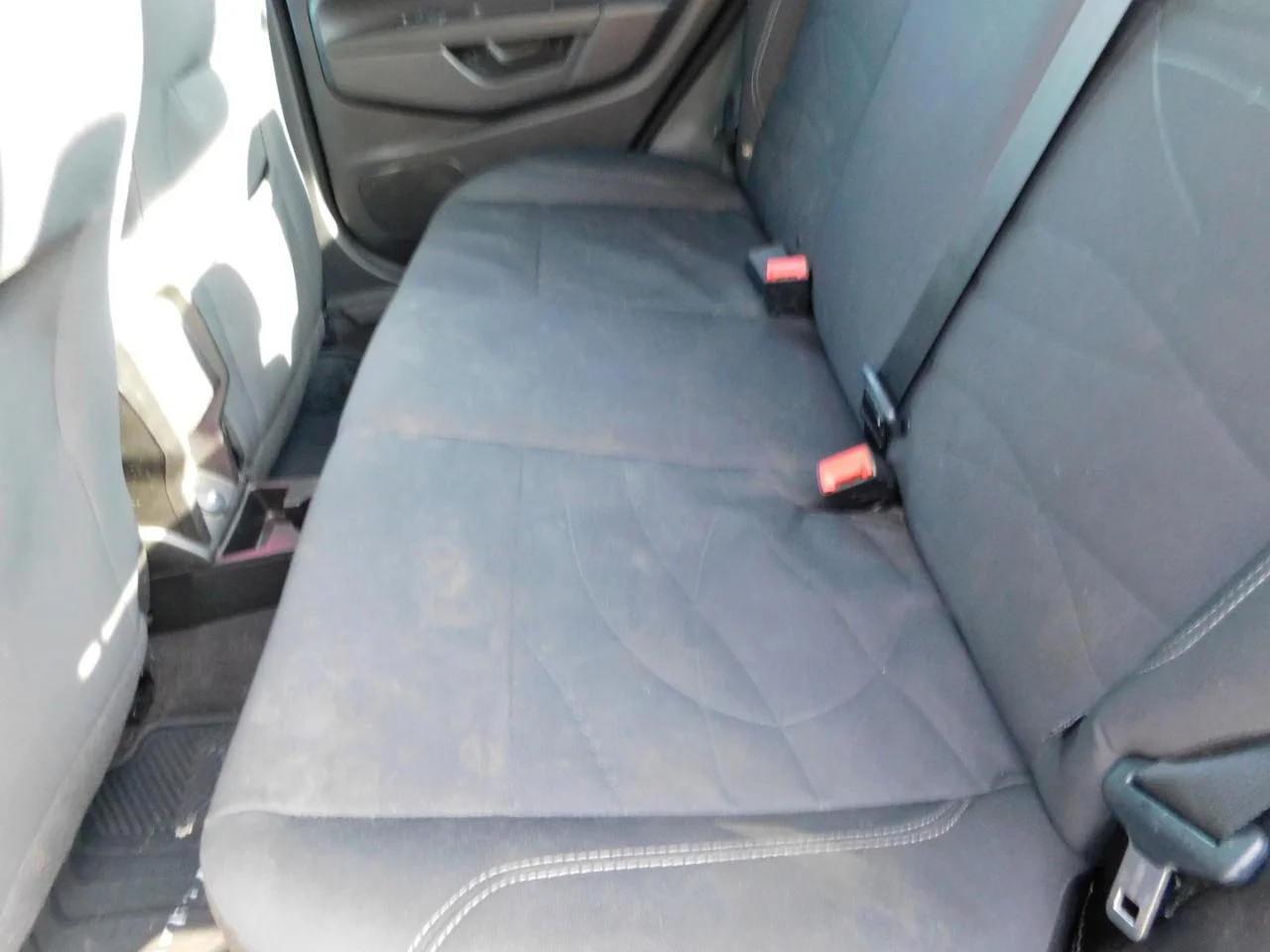 Used 2018 Black Ford SE SEDAN image 17