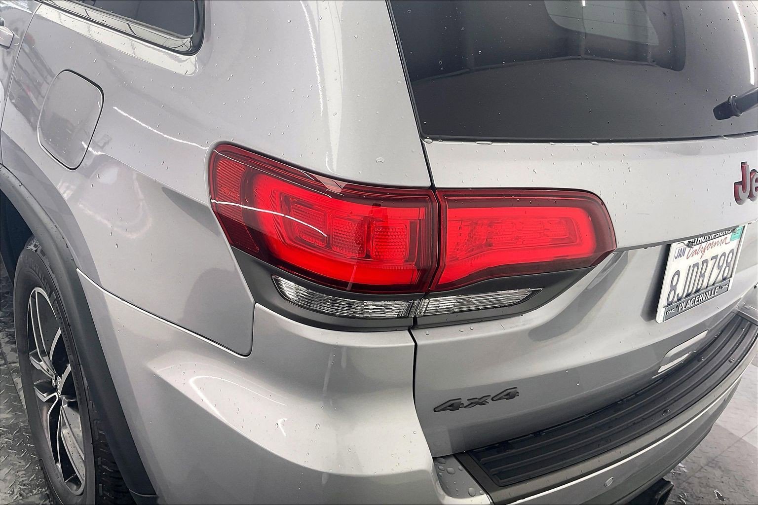 Used 2018 Silver Jeep Trailhawk 4x4 image 29