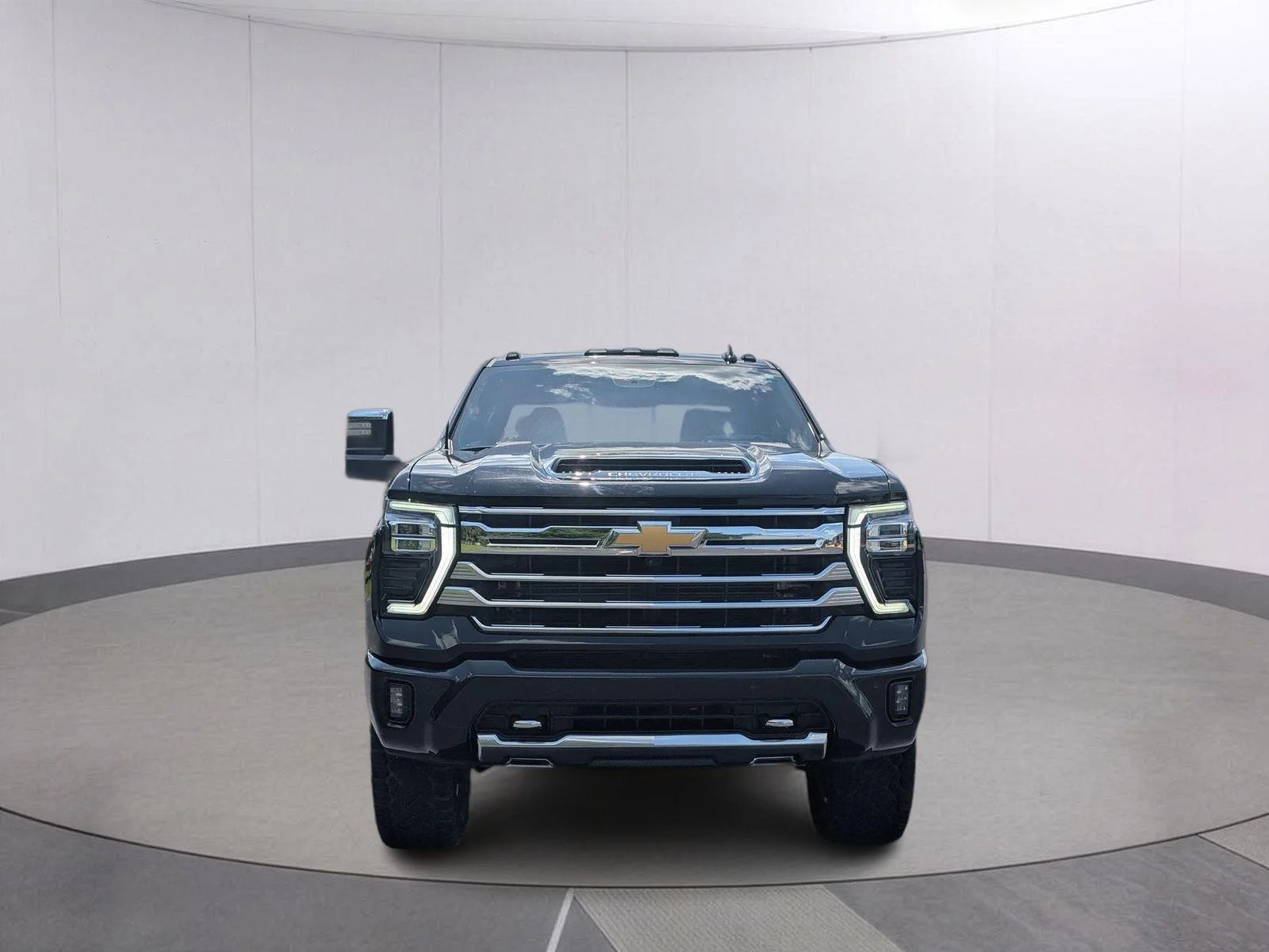 Used 2024 Black Chevrolet High Country image 10