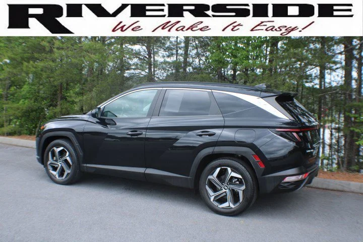 Used 2022 Phantom Black Hyundai SEL image 3
