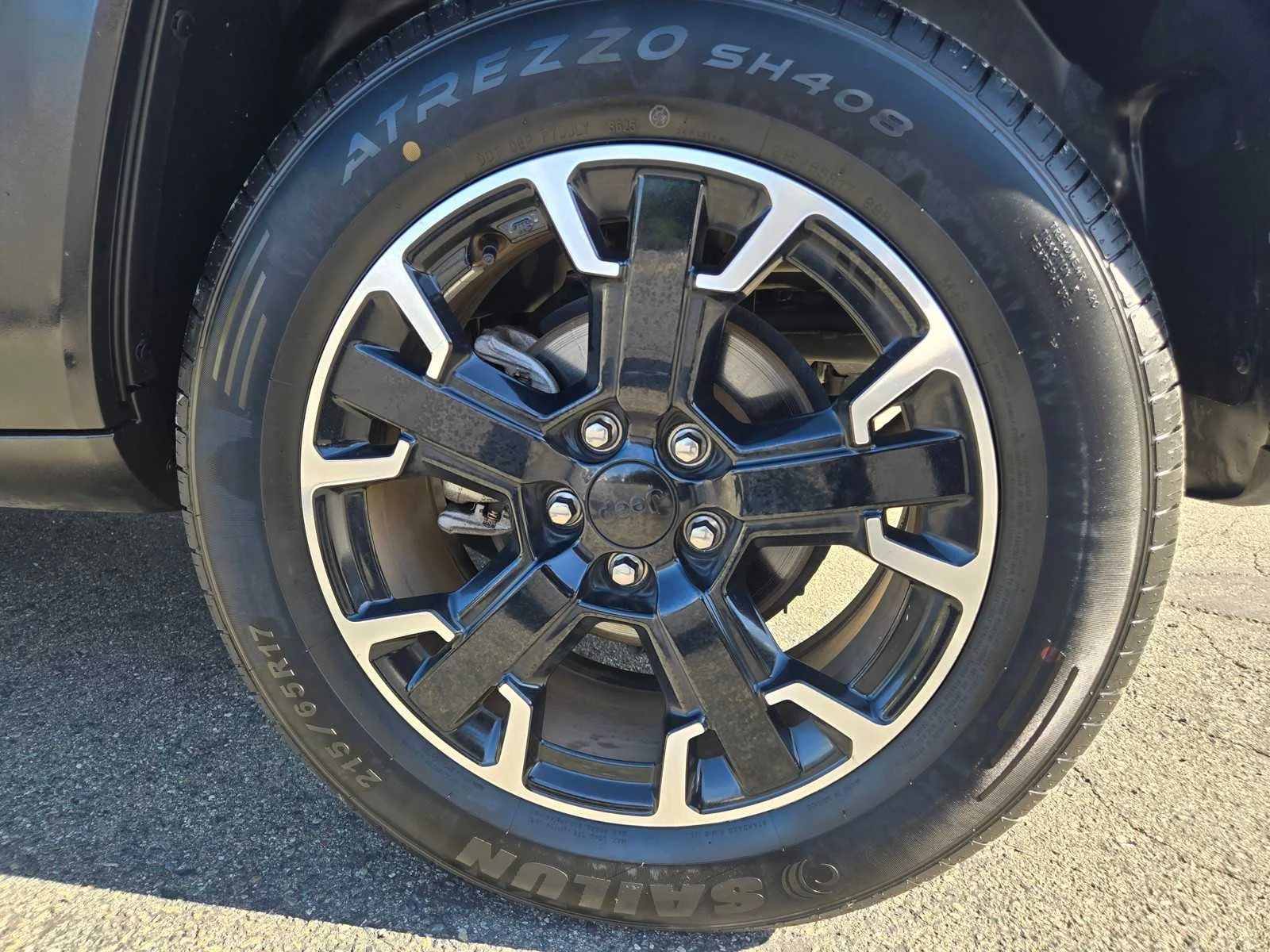 Used 2023  Jeep Trailhawk image 25