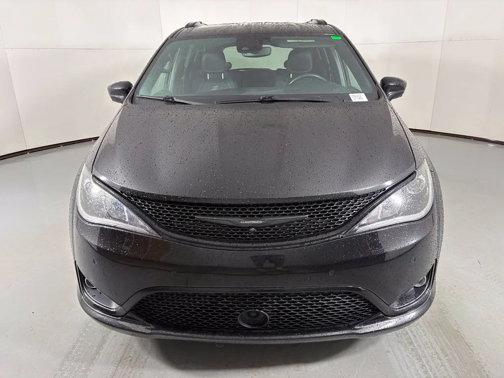 Used 2020 Black Chrysler Touring L Plus image 3