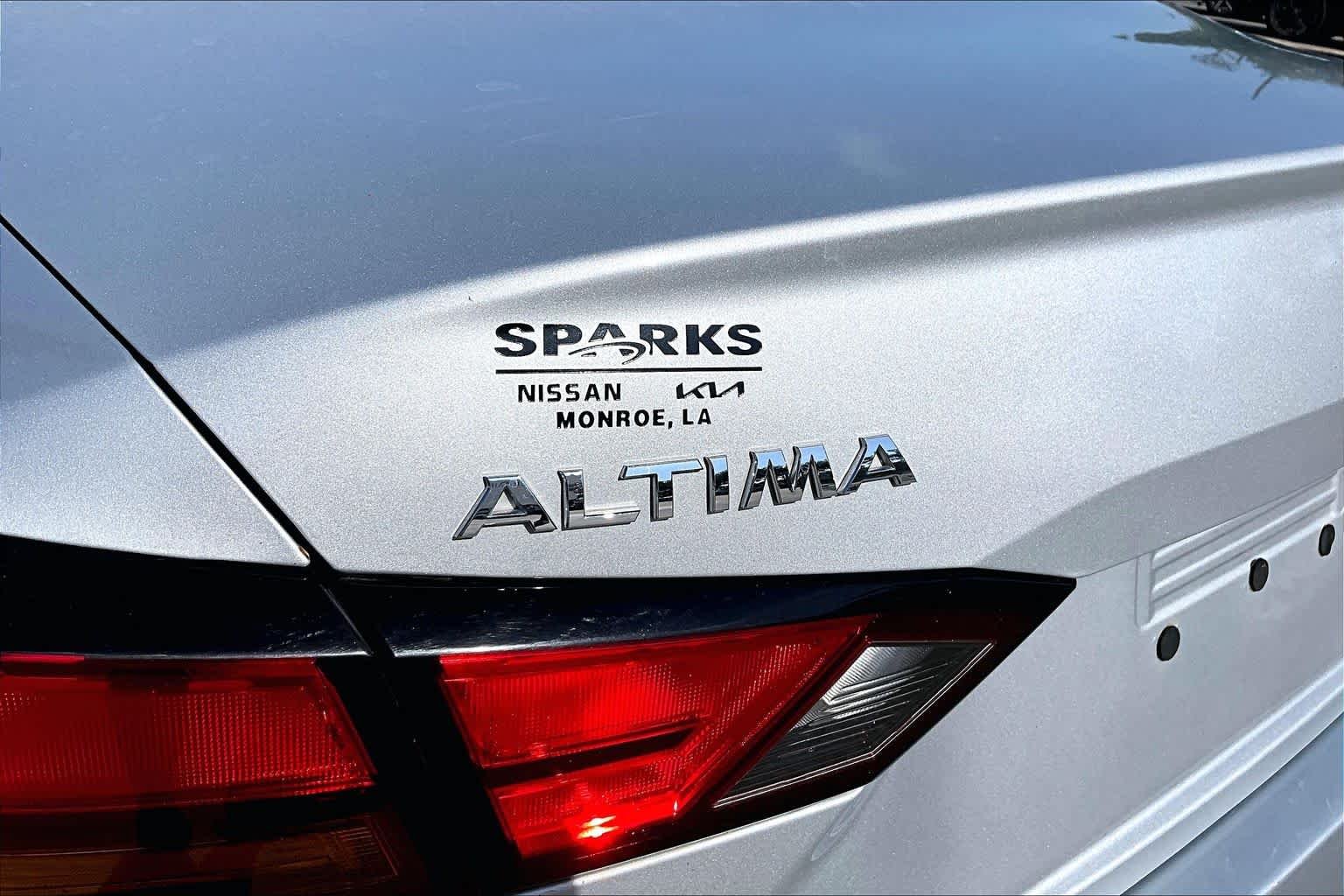 Used 2021 Brilliant Silver Metallic Nissan 2.5 SV image 30