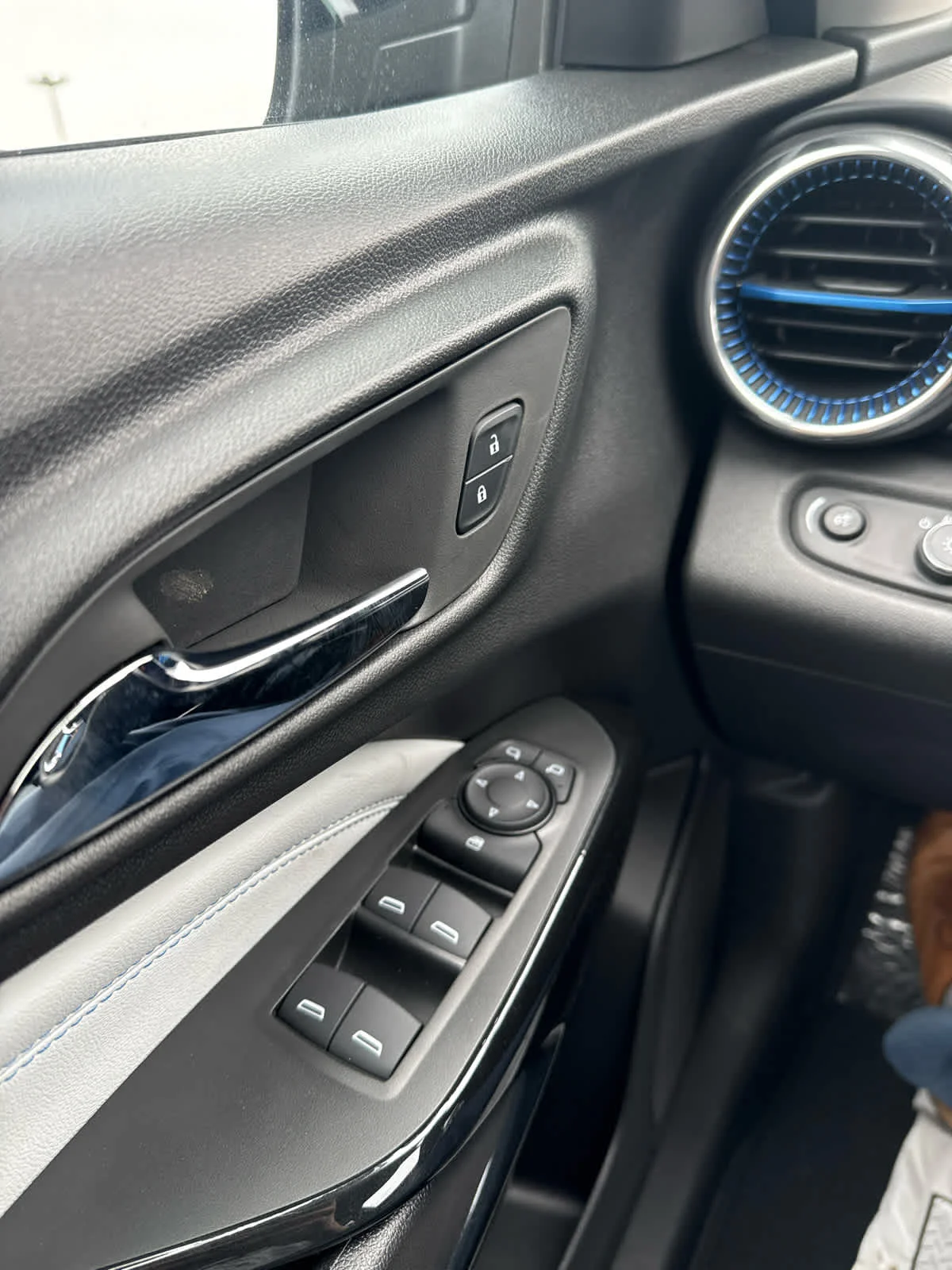 2026 Chevrolet Trax LT - Photo 19