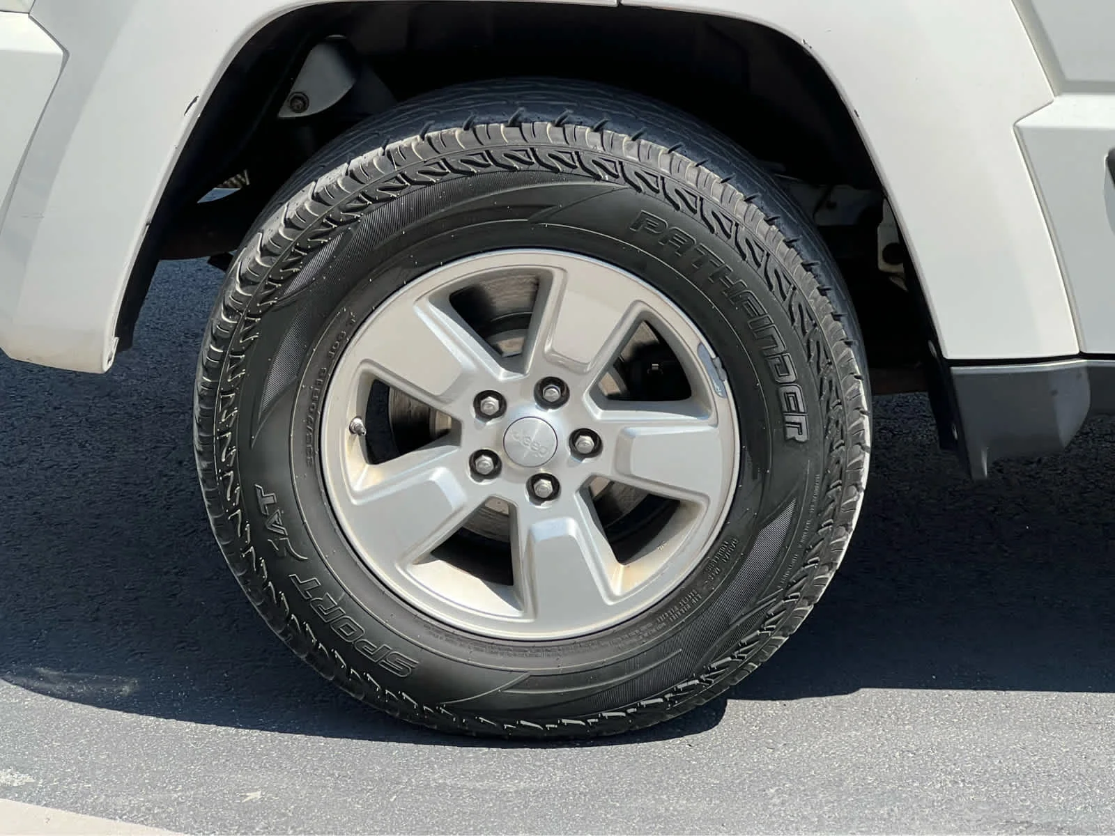 Used 2010 Stone White Clearcoat Jeep Sport image 15
