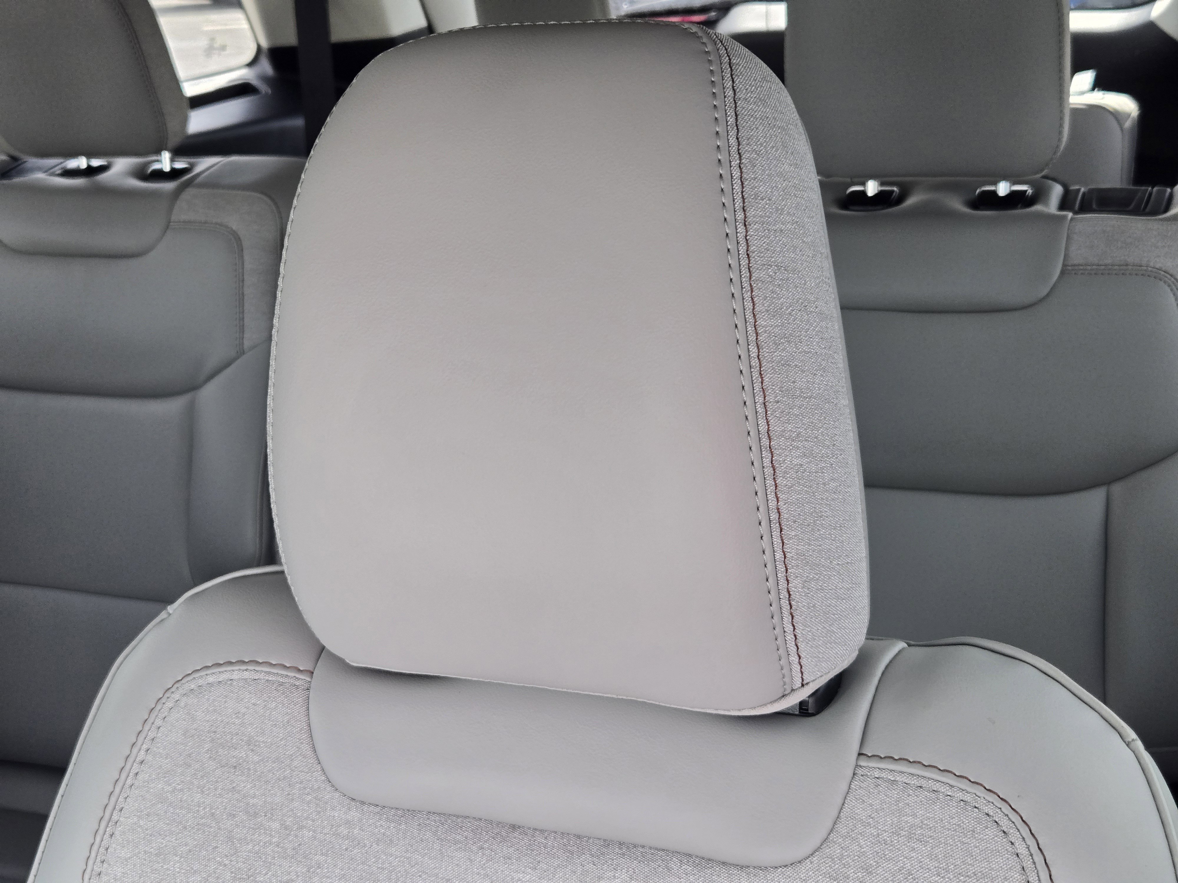 New 2026 Star White Metallic Tri-Coat Ford Active image 16