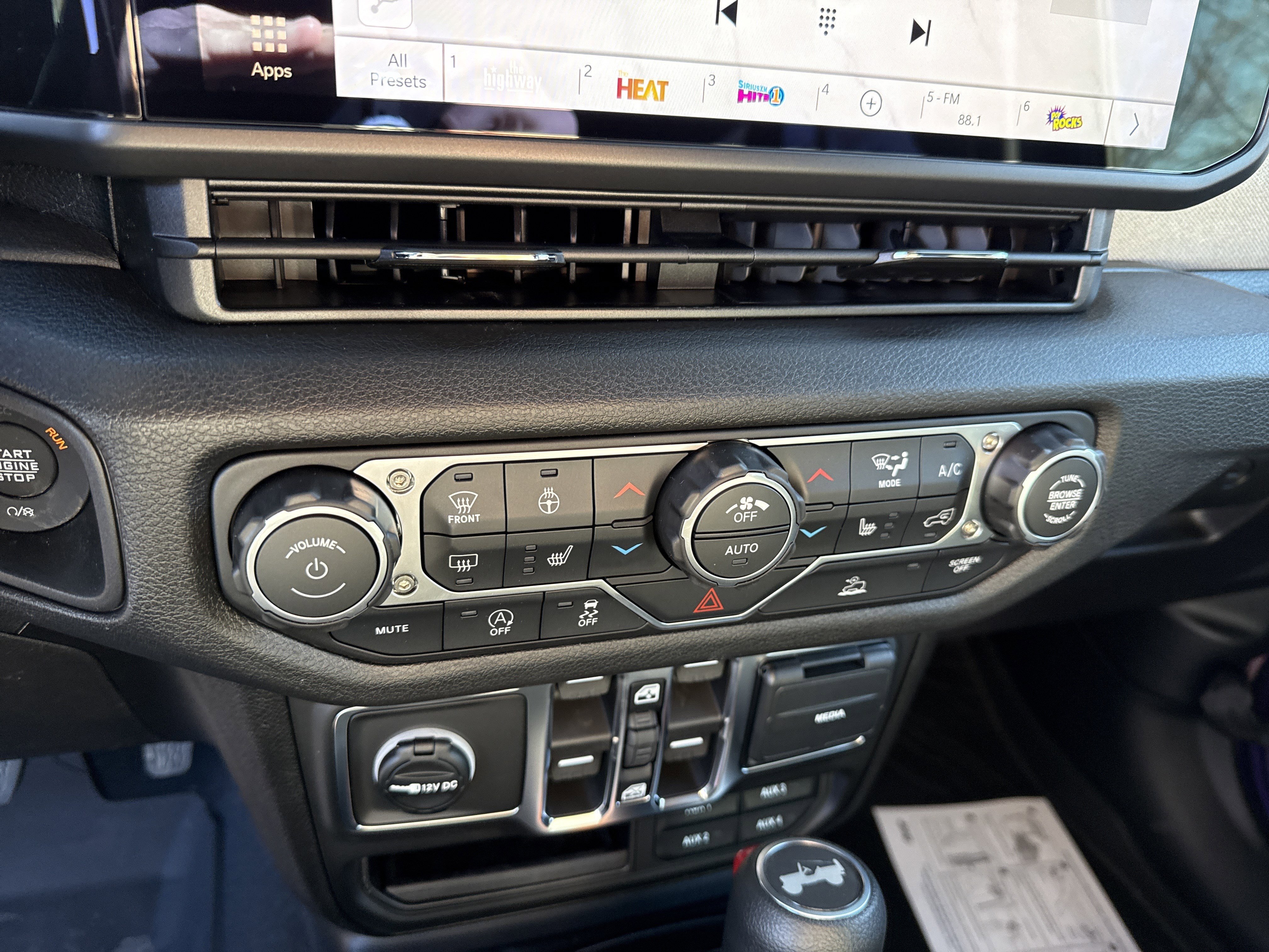 New 2026 Reign Jeep Sport S image 30