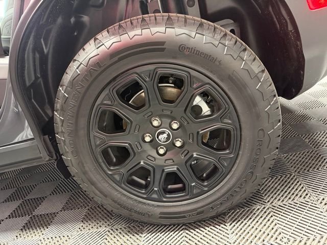 New 2025 Carbonized Gray Metallic Ford Badlands® image 39