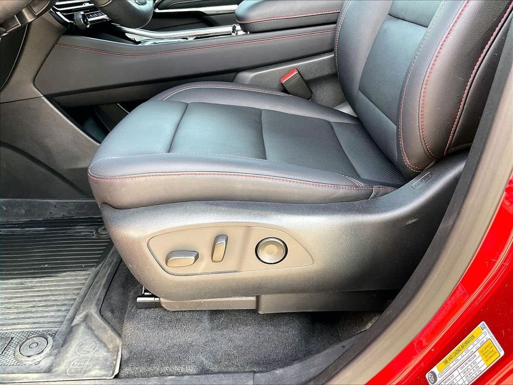 Used 2025 Radiant Red Tintcoat Chevrolet Z71 image 34