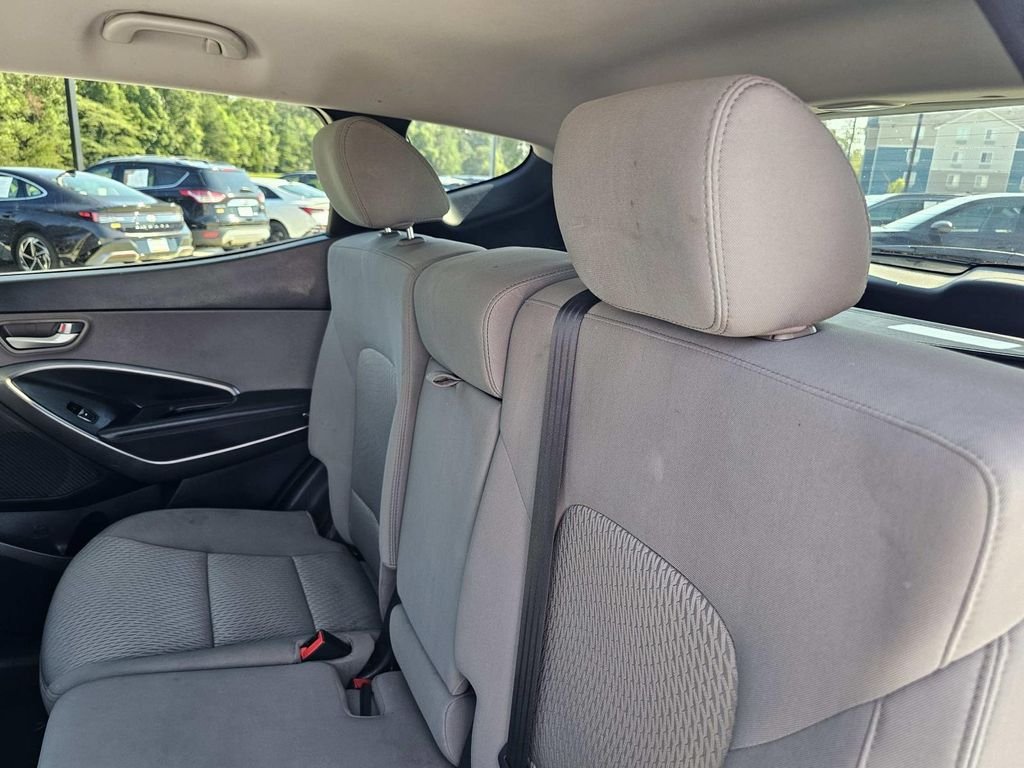 Used 2017 White Hyundai 2.4 Base image 38