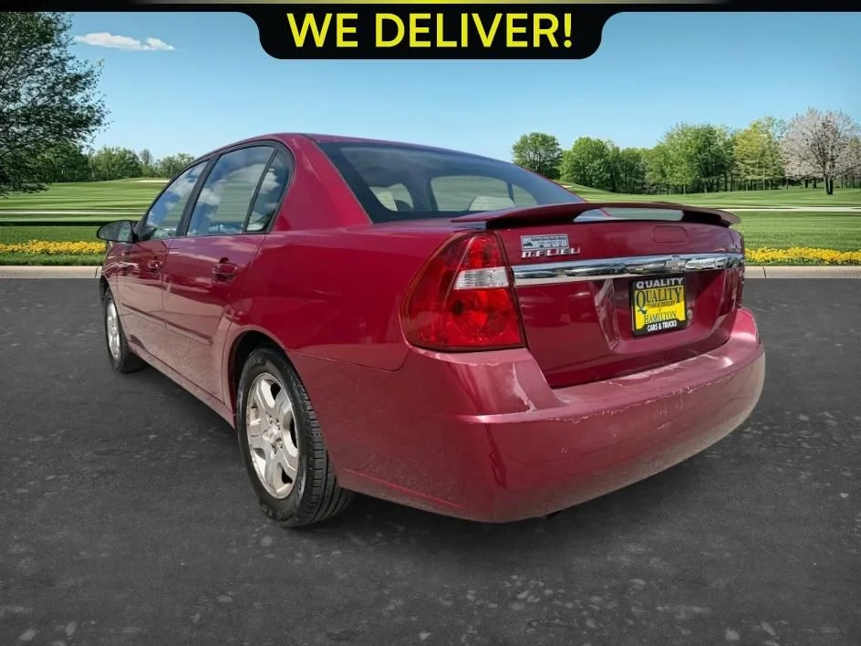 Used 2005 Red Chevrolet LT image 3