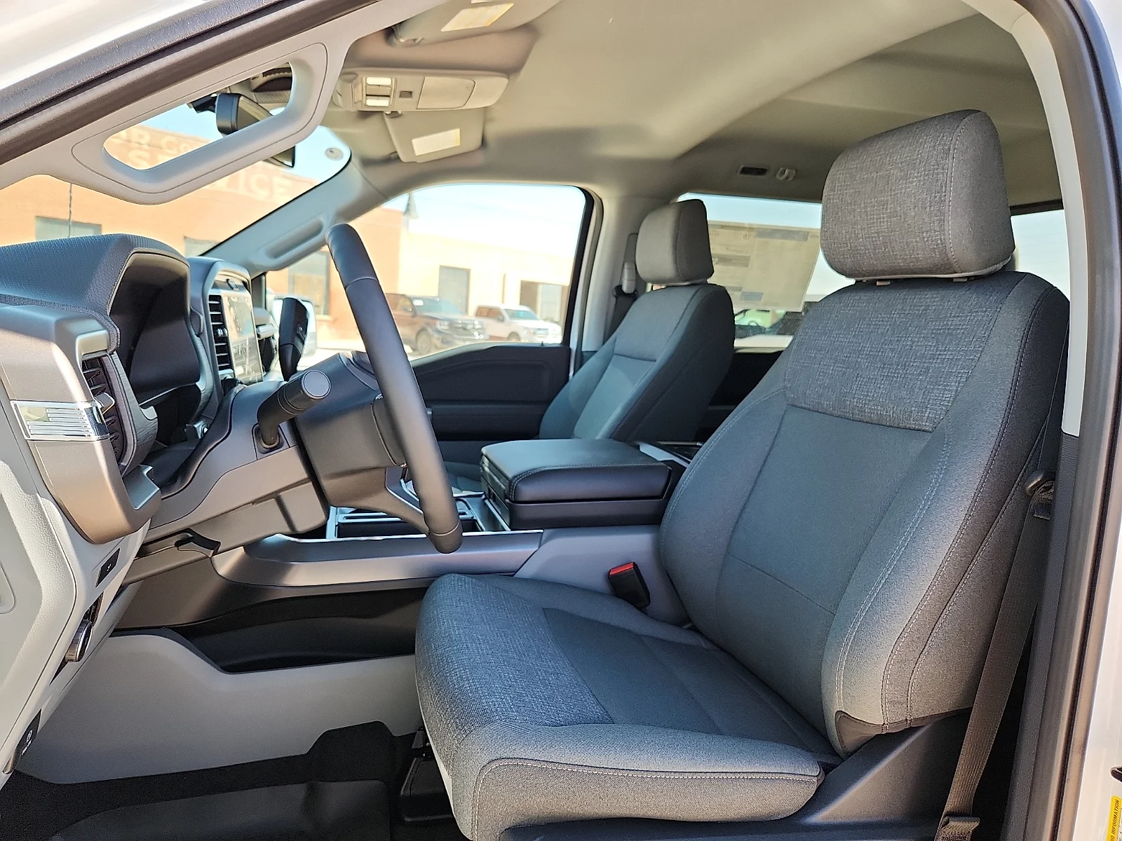 New 2026 Oxford White Ford XLT image 17