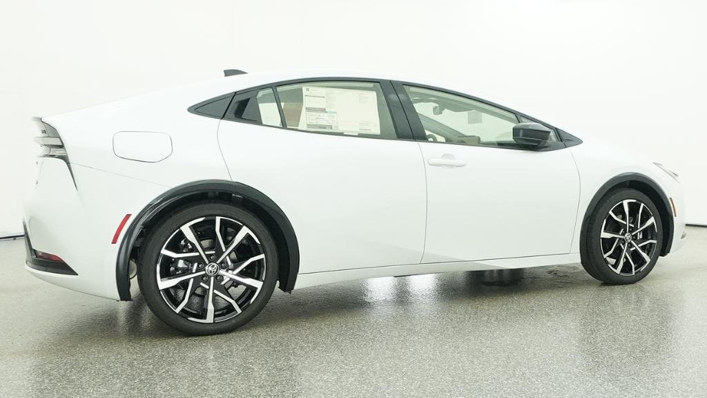 New 2026 Wind Chill Pearl Toyota XSE image 3