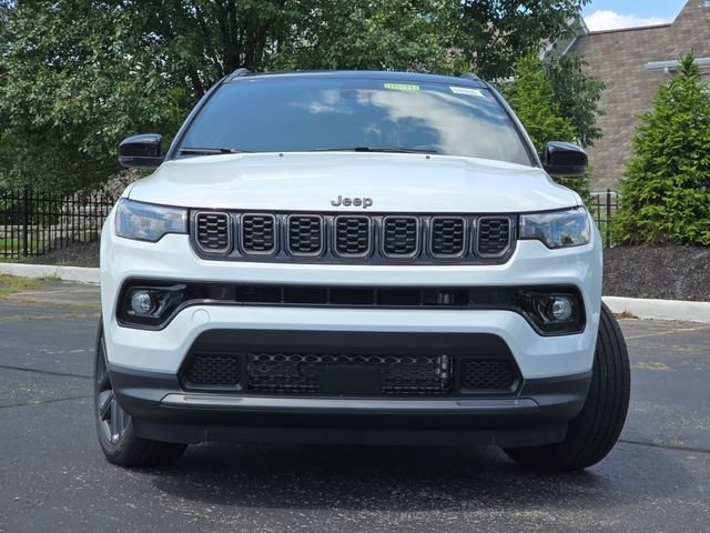 New 2026 Bright White Clear-Coat Exterior Paint Jeep Limited image 3