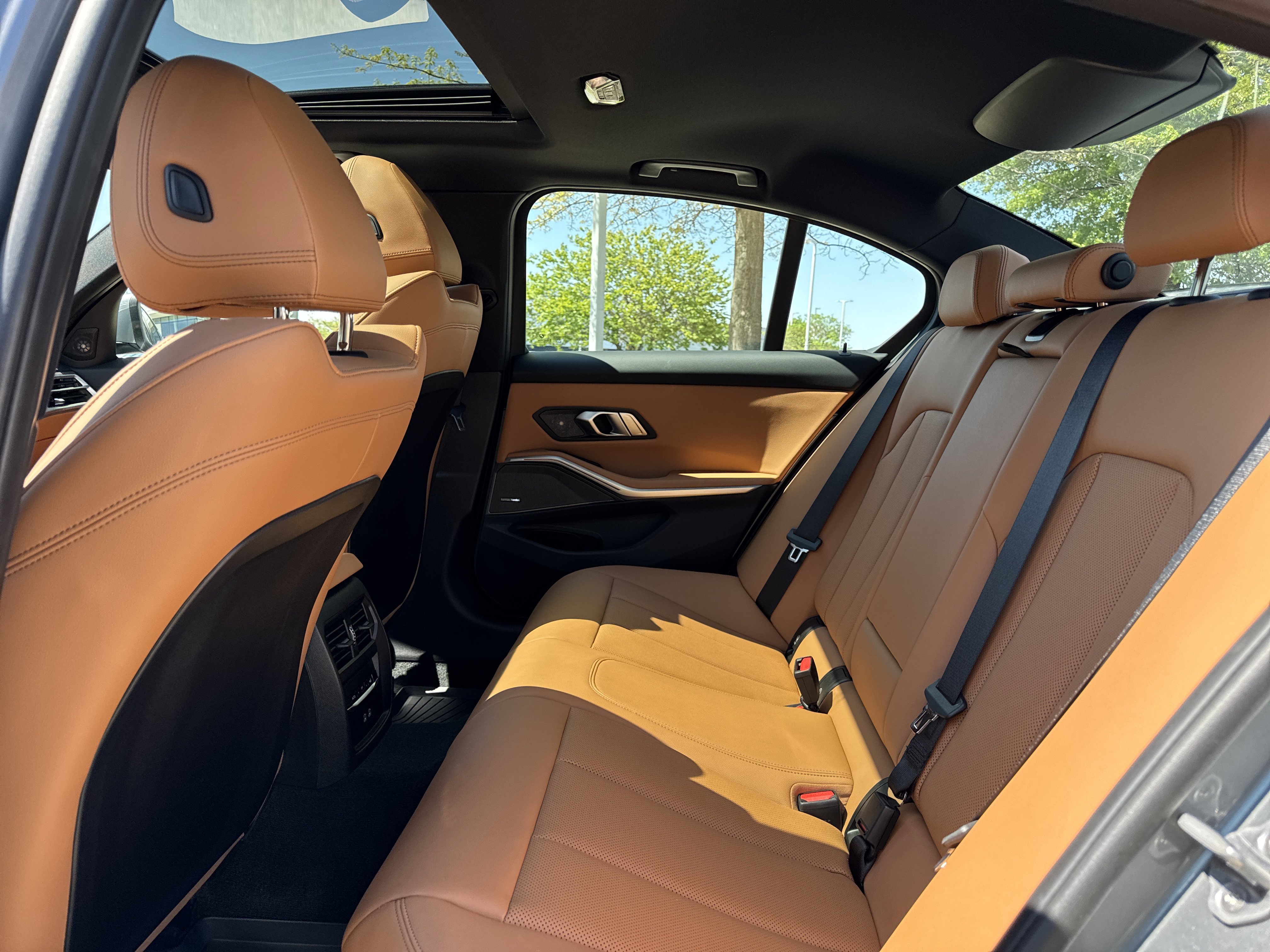 2025 BMW 3 Series 330i - Photo 11