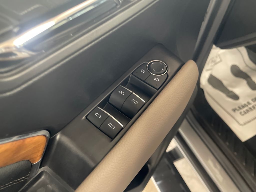 Used 2024 Silver GMC Denali image 24