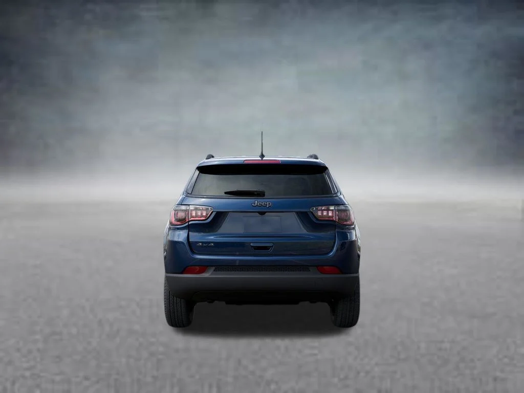 New 2026 Fathom Blue Pearl-Coat Exterior Paint Jeep Latitude image 7