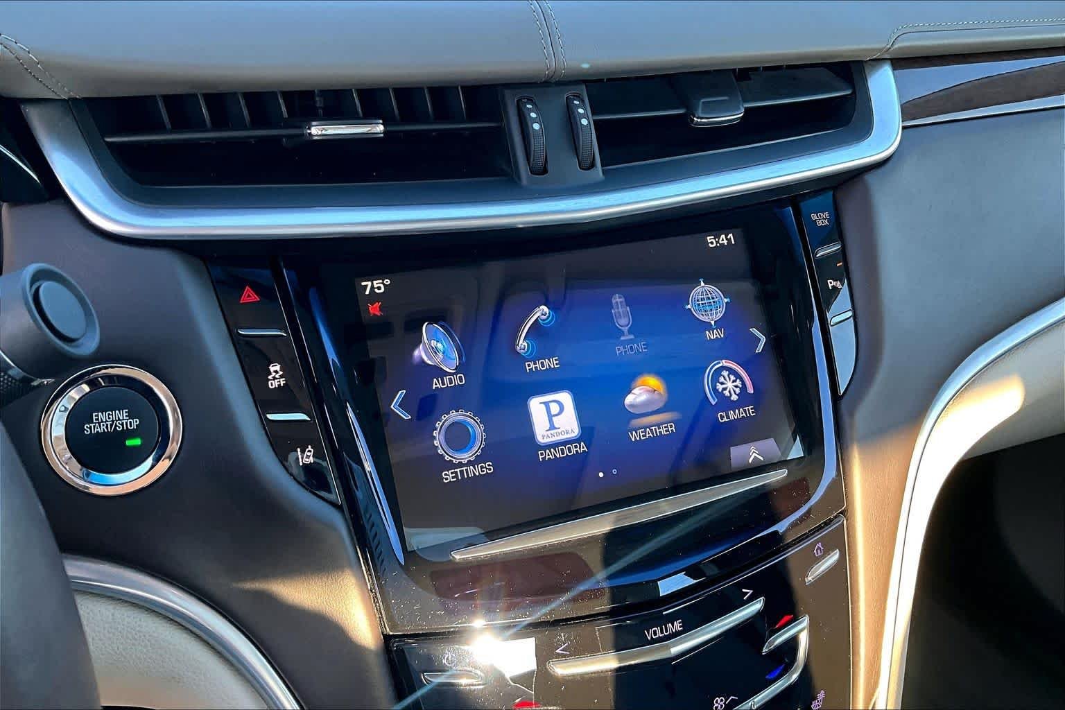 Used 2014 White Diamond Tricoat Cadillac Platinum image 30